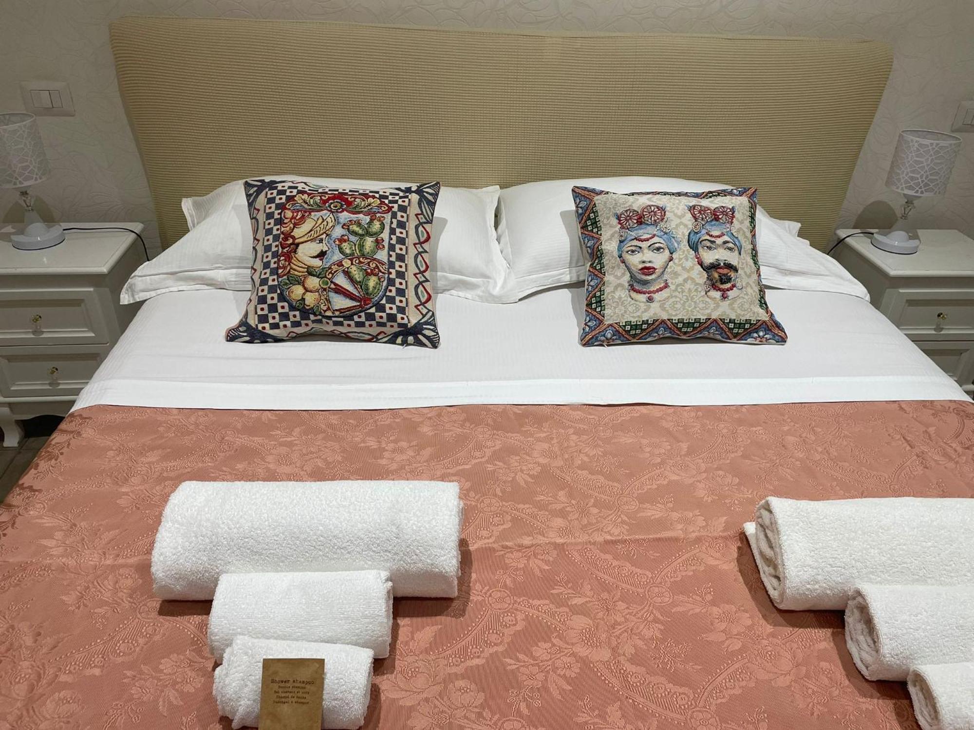卡塔尼亚斯里宾旅馆酒店 外观 照片